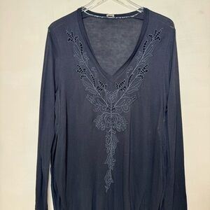 Aritzia Wilfred Embroidered Lace Long Sleeve Top Side Slit V-neck size L